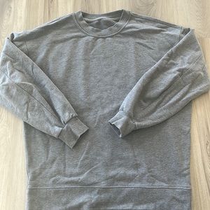 Lululemon Perfectly Oversized Crew Gray - size 6